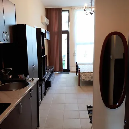 Sun Gate Big Studio Apartment